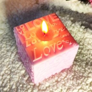 Nil Mum Love Kabartmalı Kübik Mum