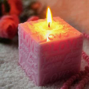 Nil Mum Love Kabartmalı Kübik Mum