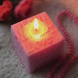 Nil Mum Love Kabartmalı Kübik Mum